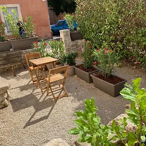 Appartamento Les Lauriers, LʼIsle-sur-la-Sorgue